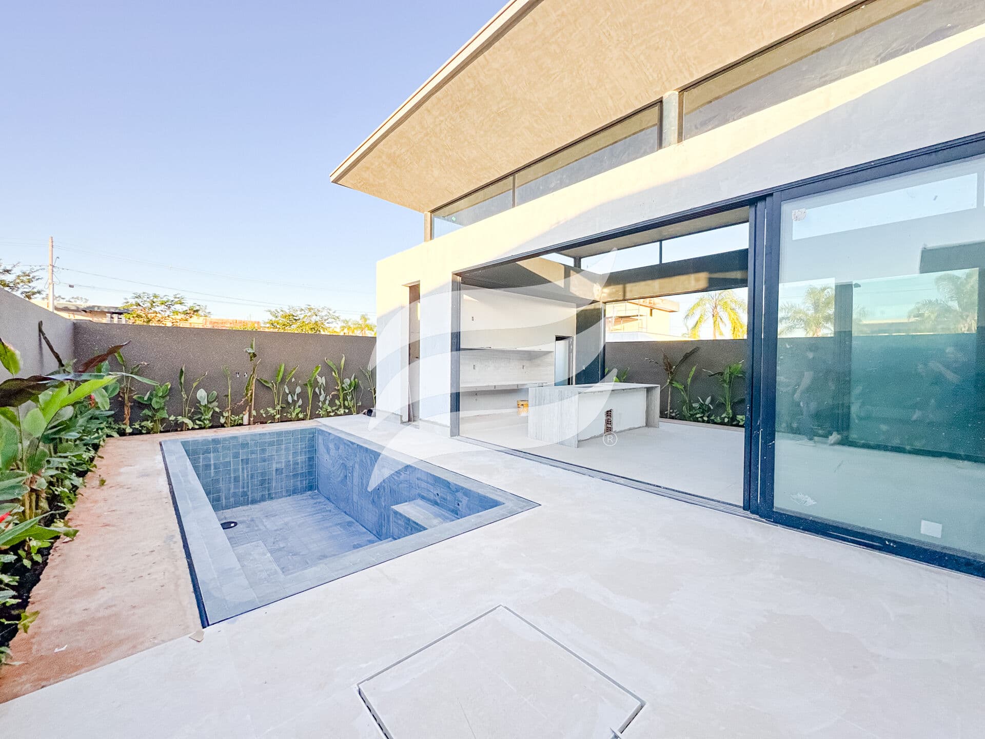 Casa 03 suítes e com piscina à venda no condomínio Alphaville 2, Araçatuba/SP