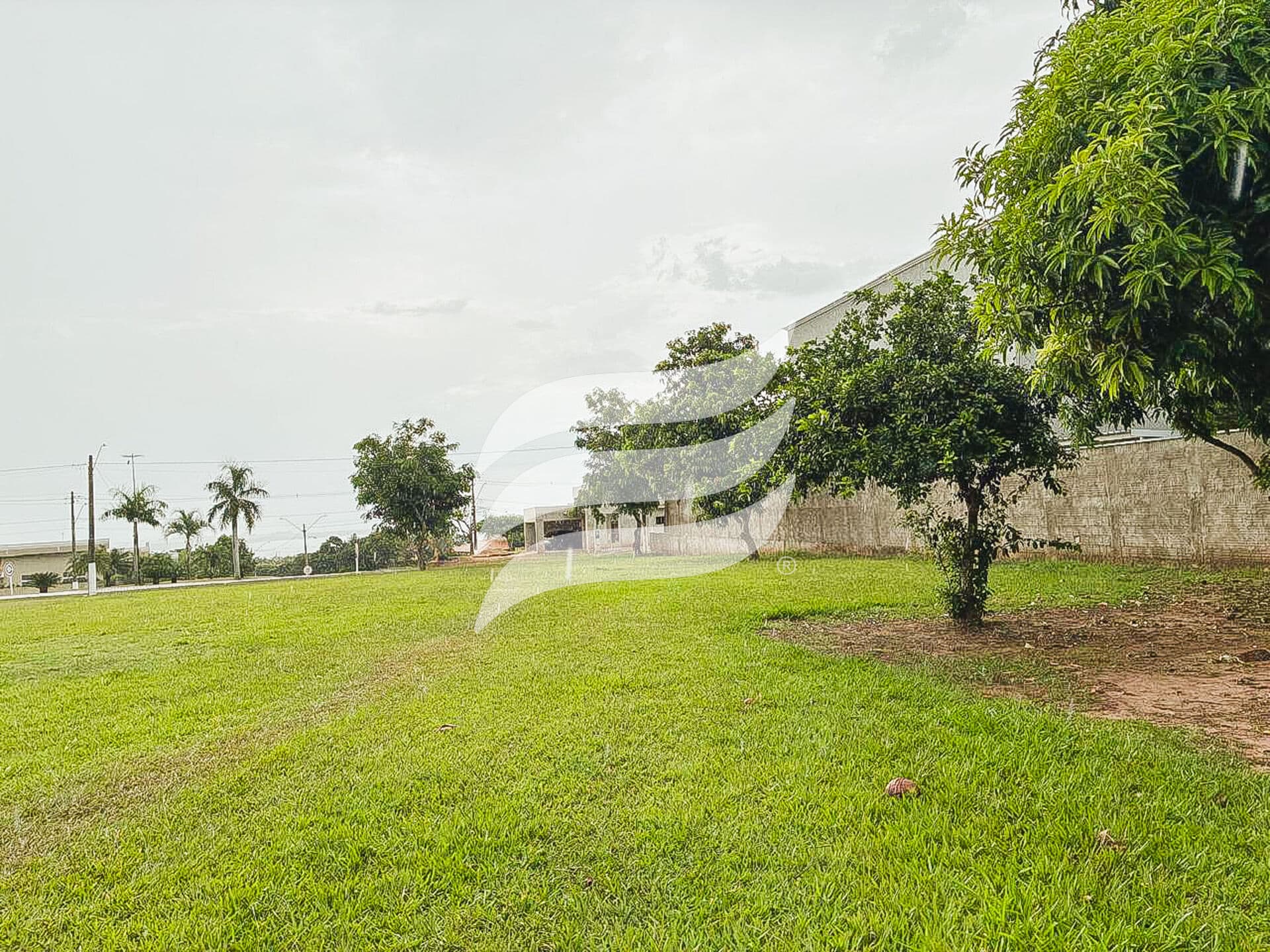 Terreno de 692 m² à venda no bairro Jardim Atlântico em Araçatuba