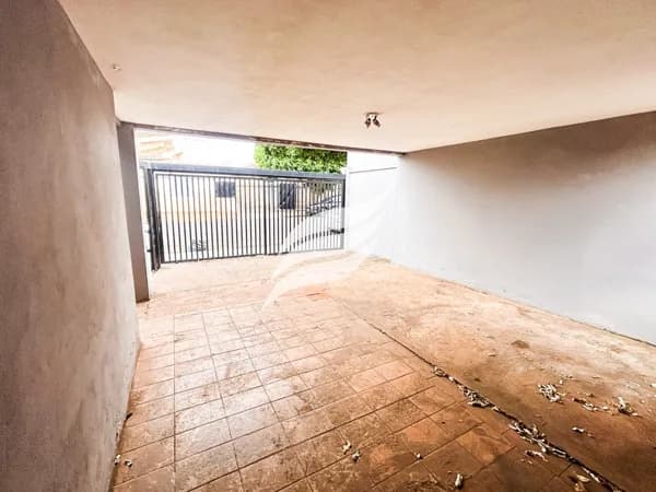 Casa 3 quartos à venda no Bairro das Bandeiras em Araçatuba