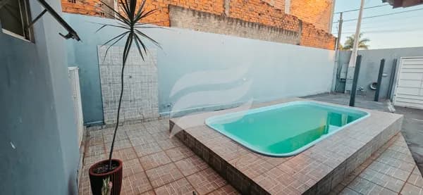Casa 2 quartos e com piscina no bairro Casa Nova em Araçatuba