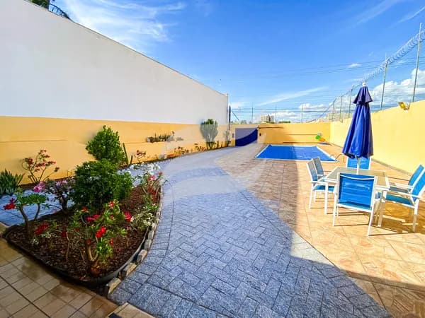 Casa 02 quartos e com piscina à venda no bairro Vila São Paulo, Araçatuba/SP
