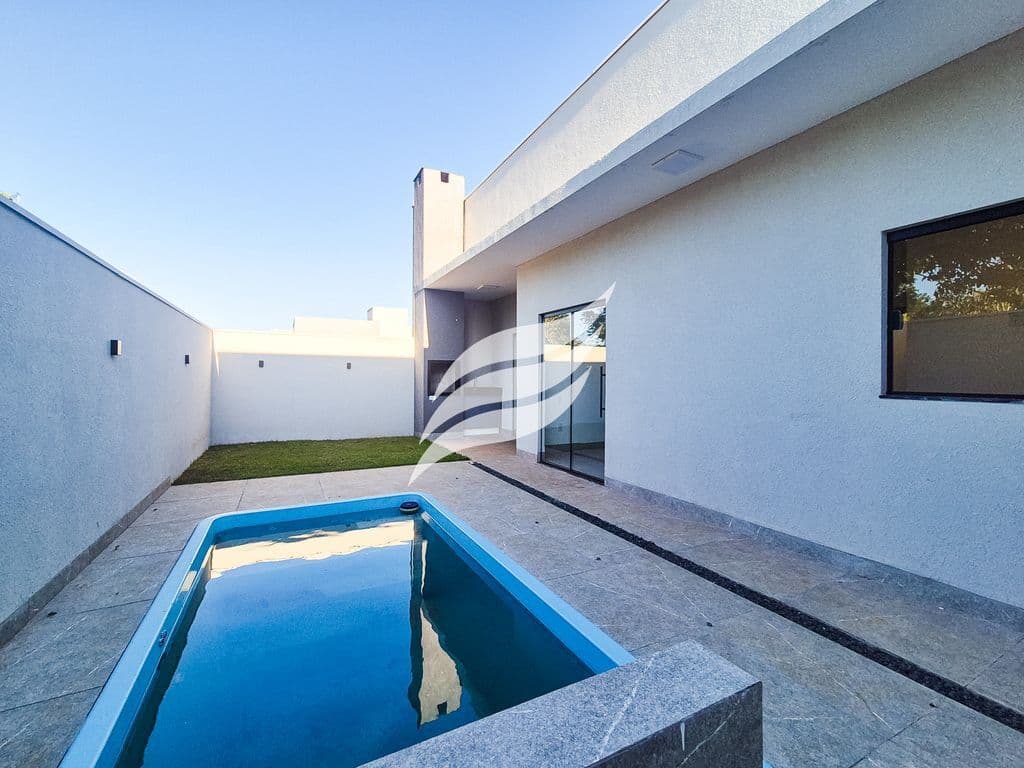 Casa 2 suítes e com piscina à venda no Condomínio Laranjeiras em Araçatuba
