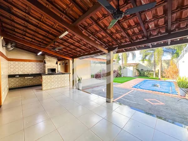 Casa 03 quartos e com piscina à venda no bairro Paraíso, Araçatuba/SP