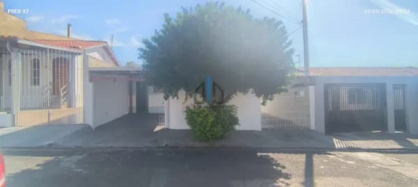 Casa Térrea disponível para venda.