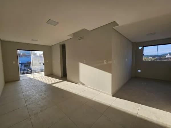 Apartamento com 2 dormitórios na Barra do Rio Cerro em Jaraguá do Sul
