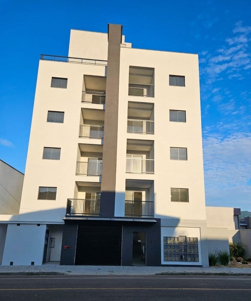 Apartamento com 2 dormitórios na Barra do Rio Cerro em Jaraguá do Sul