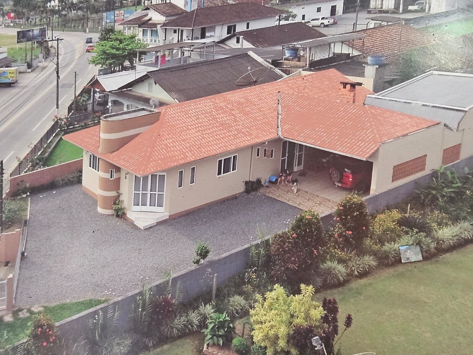 Casa com Suíte + 2 dormitórios e Piscina no Bairro Norte em Schroeder