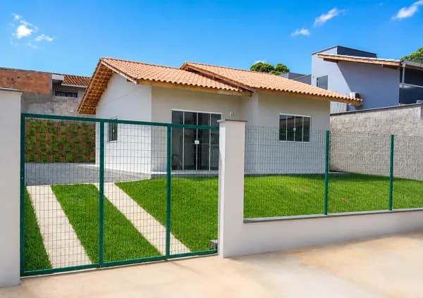 Casa murada com 2 dormitórios no bairro Nereu Ramos em Jaraguá do Sul