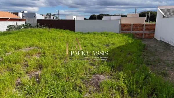 Terreno no Loteamento Flamboyant em Pindamonhangaba.