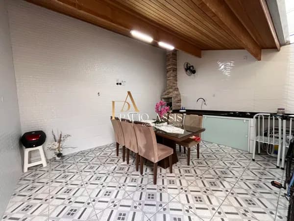 Casa a Venda em Pindamonhangaba
