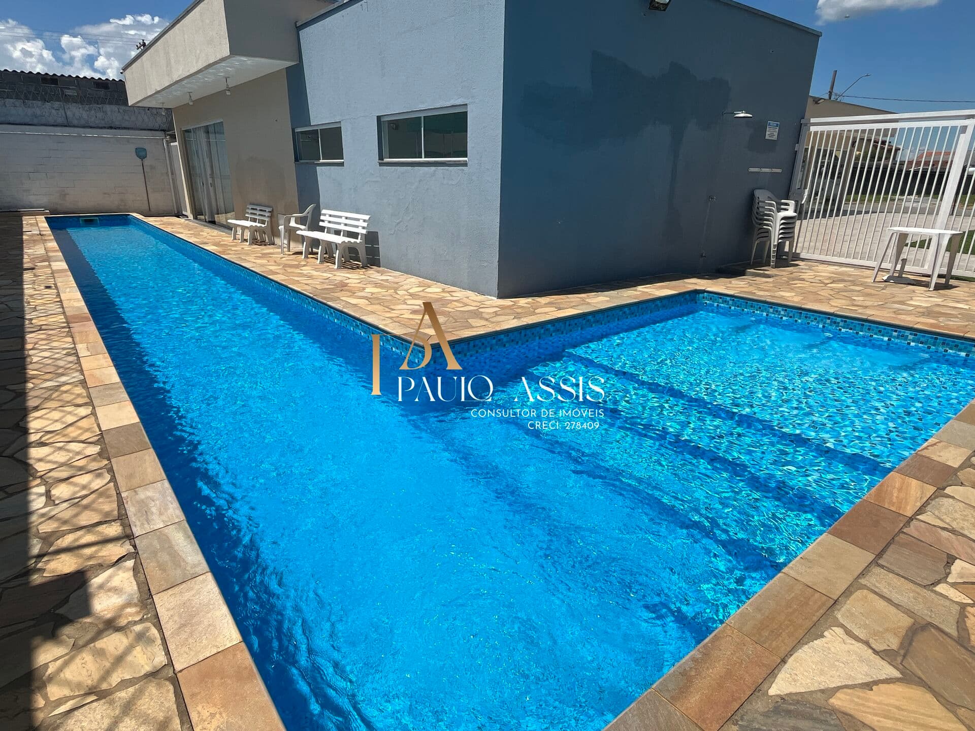 Casa em Pindamonhangaba - Condomínio Residencial e Comercial Laguna