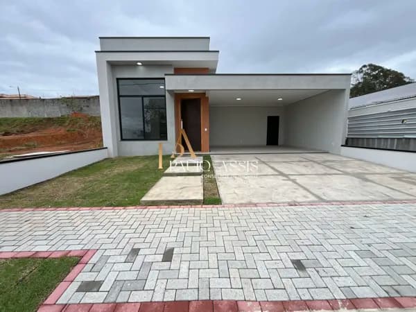 Casa a Venda no Condomínio Bosque do Imperador