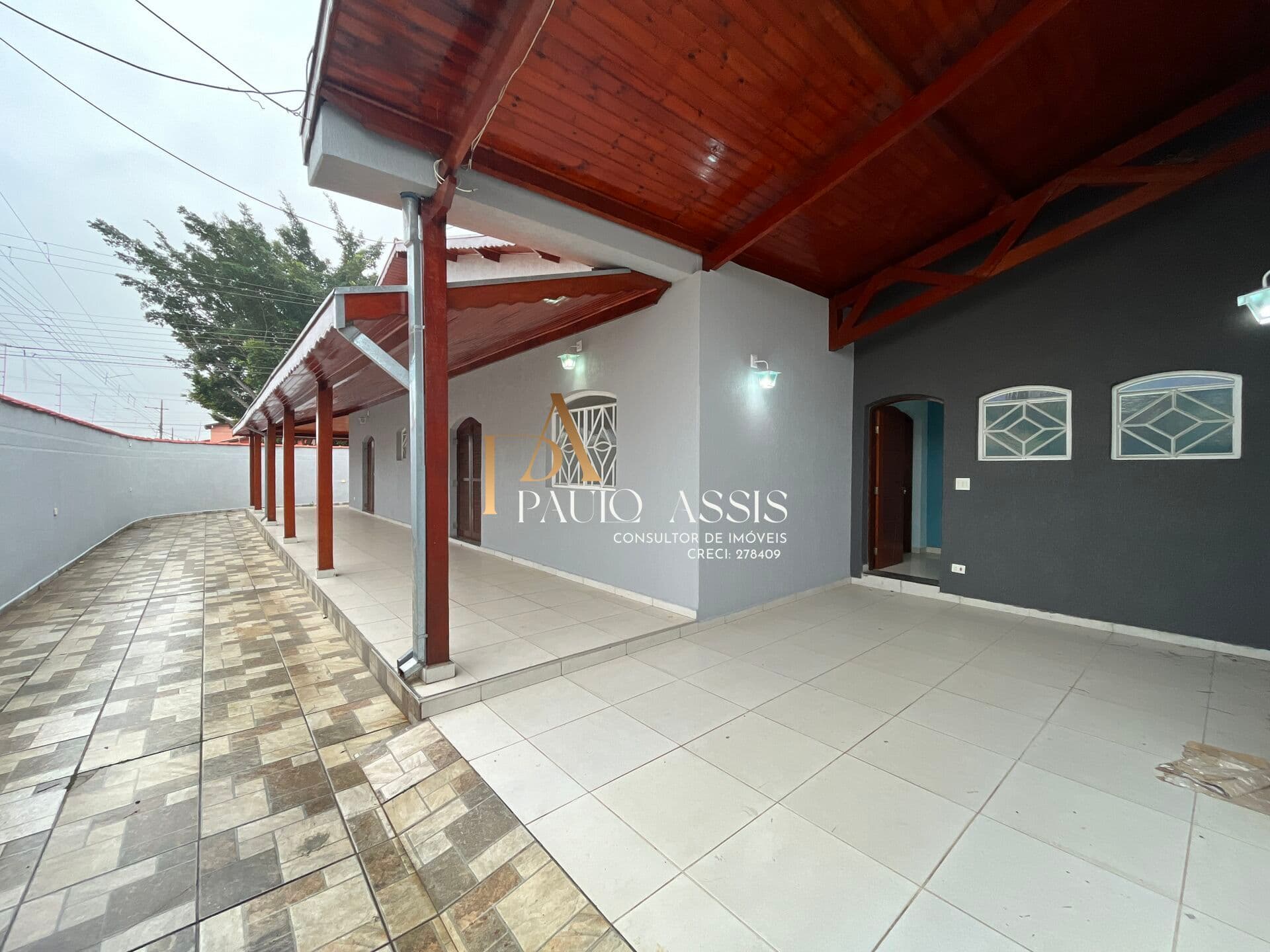 Casa em Pindamonhangaba - Vila Rica