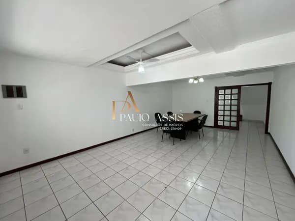 Casa no centro de Pindamonhangaba