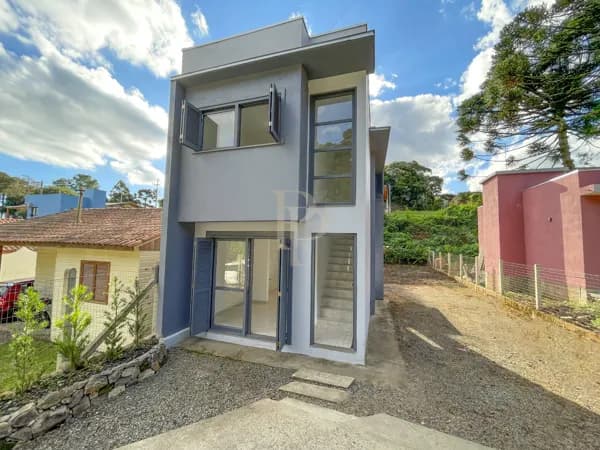 MAIOR Sobrado da Serra, 58 M2 no Centro de São Franc. de Paula RS