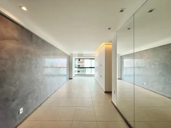 Edf. Maria Lígia - 81m² em Andar Alto com Varanda Integrada, 2 Quartos + Closet e 2 vagas