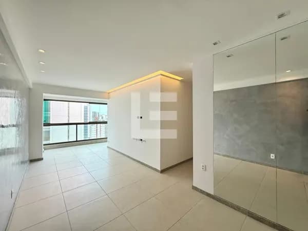 Edf. Maria Lígia - 81m² em Andar Alto com Varanda Integrada, 2 Quartos + Closet e 2 vagas