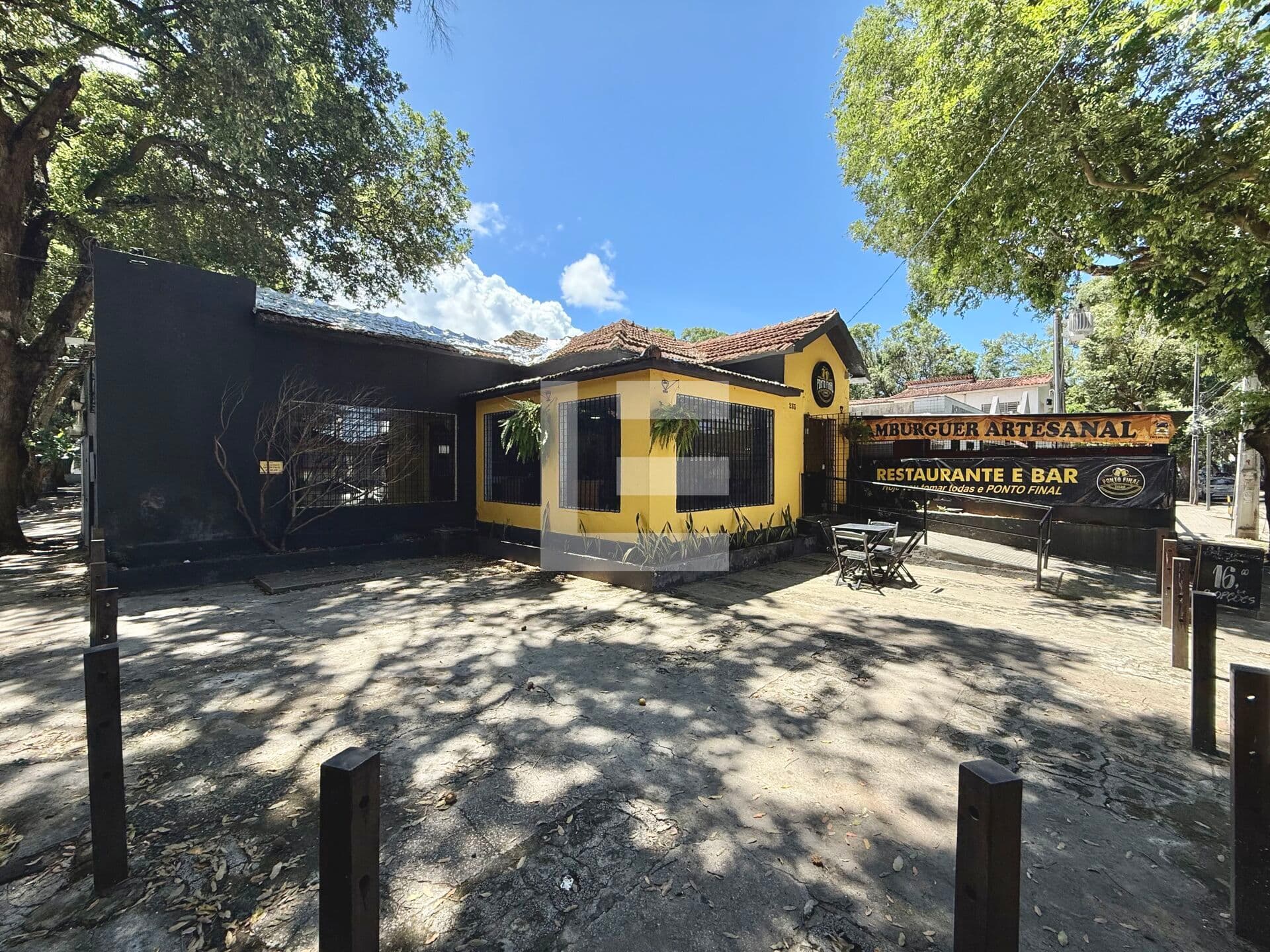 Ponto comercial vizinho à Unicap disponível para locação - 160 m² com 6 vagas de estacionamento