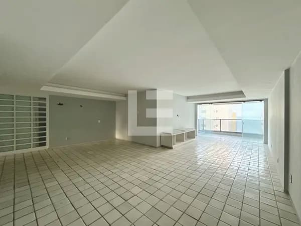 Edf. Rio Ave - Apartamento com 261 m² à venda na Rua dos Navegantes | 4 Quartos, 3 Suítes | Prédio Clássico em Boa Viagem