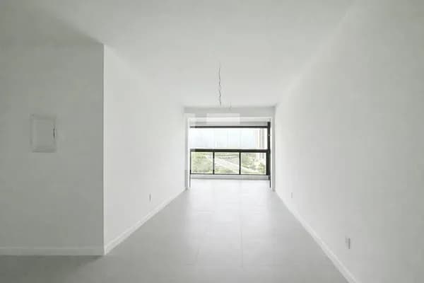Edf. Verdano - Apartamento 86m², 3 Quartos (1 Suíte) | 2 Vagas | Varanda Integrada com Cortina de Vidro