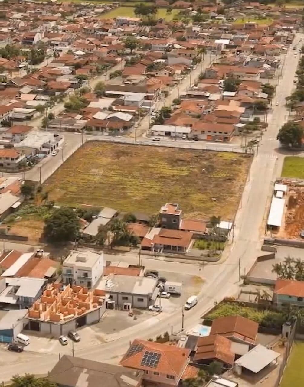 Terreno à venda no Jardim Paraíso