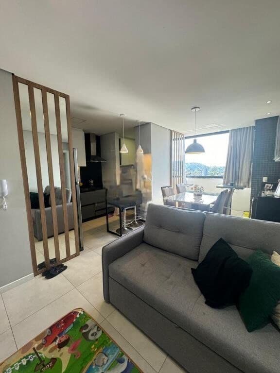 Apartamento com móveis planejados à venda no Costa e Silva