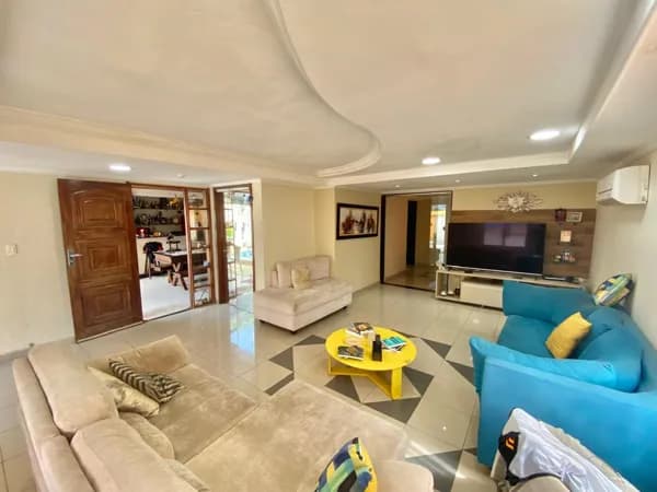 Casa tem 228,80 m² à Venda com 04 quartos - 02 suítes - Cordeiro - Recife