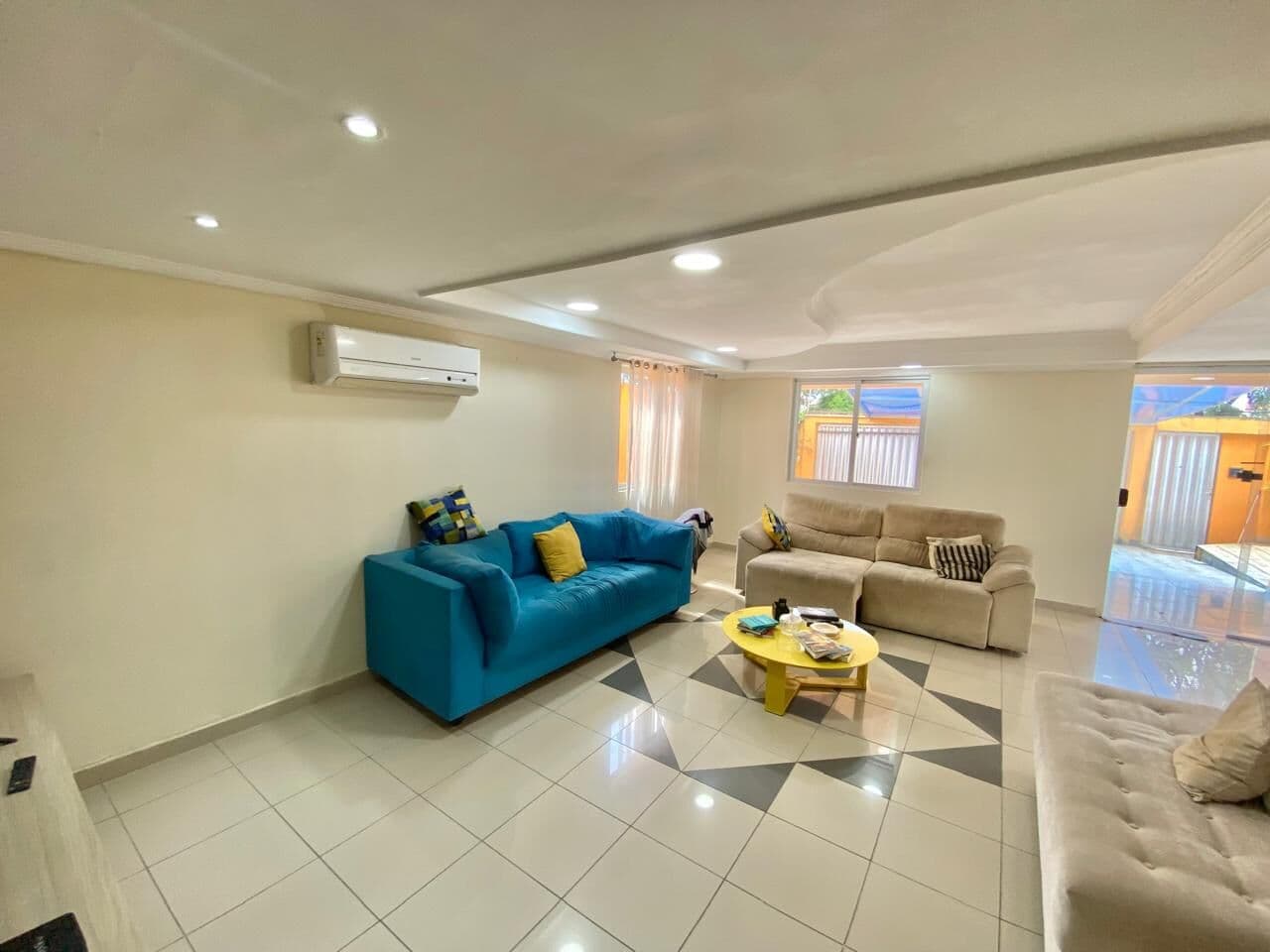 Casa tem 228,80 m² à Venda com 04 quartos - 02 suítes - Cordeiro - Recife