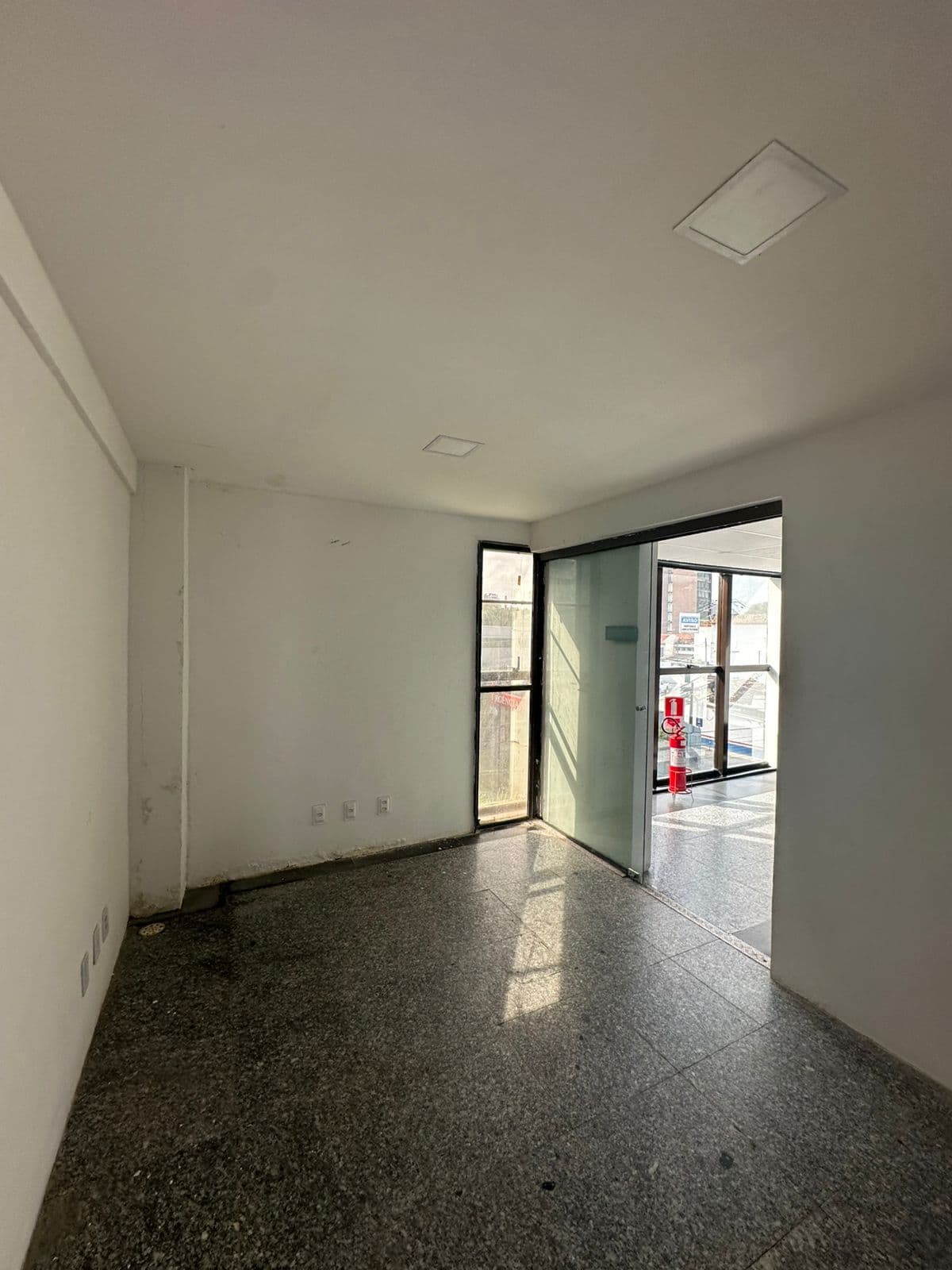 Sala Comercial para Locação tem 100 m² - Rua das Fronteiras - Boa Vista - Recife