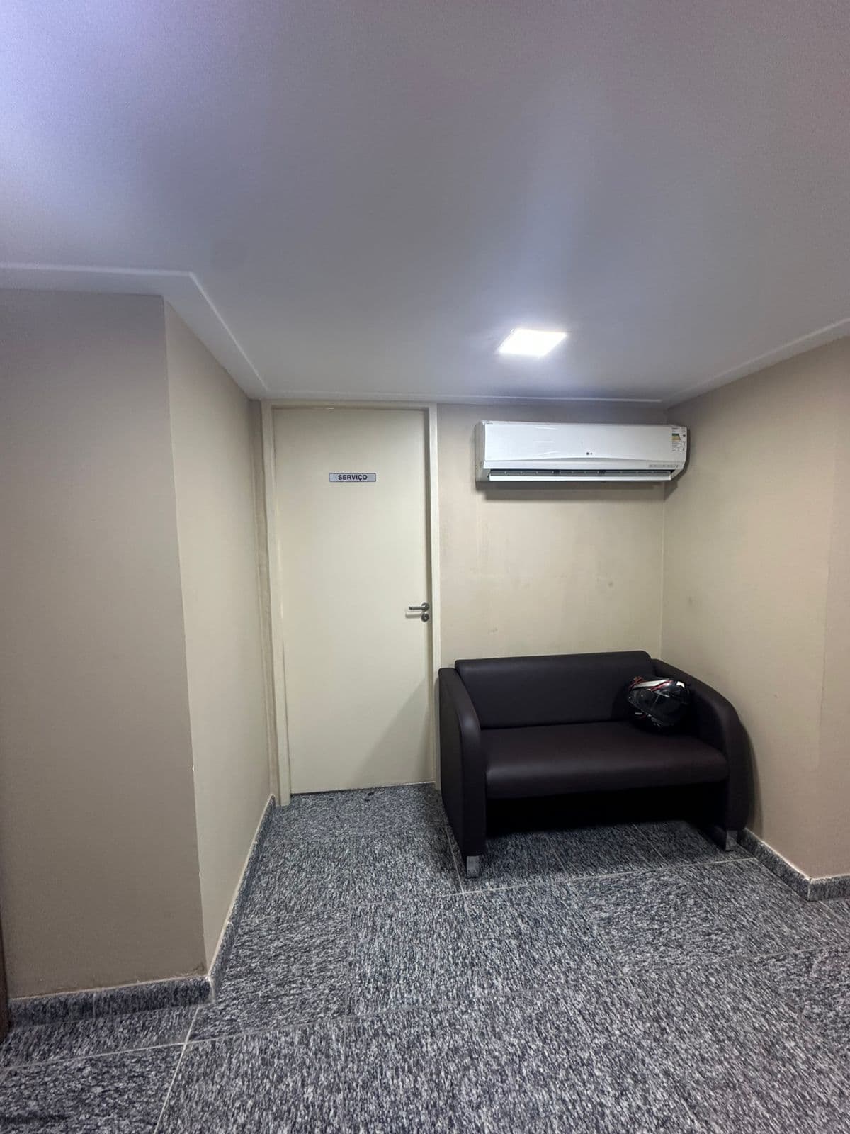 Sala Comercial possui 14,15 m² para Locação - Rua das Fronteiras - Boa Vista - Recife