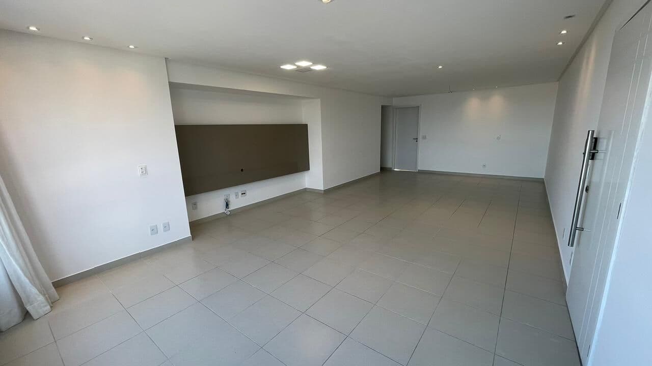 Apartamento tem 04 Suítes, 03 Vagas e possui 177 m² – Rua da Aurora – Recife