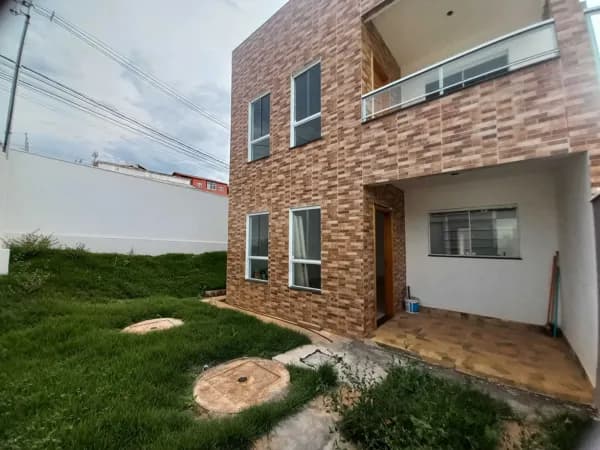 Casa à venda no bairro são pedro em Esmeraldas/MG
