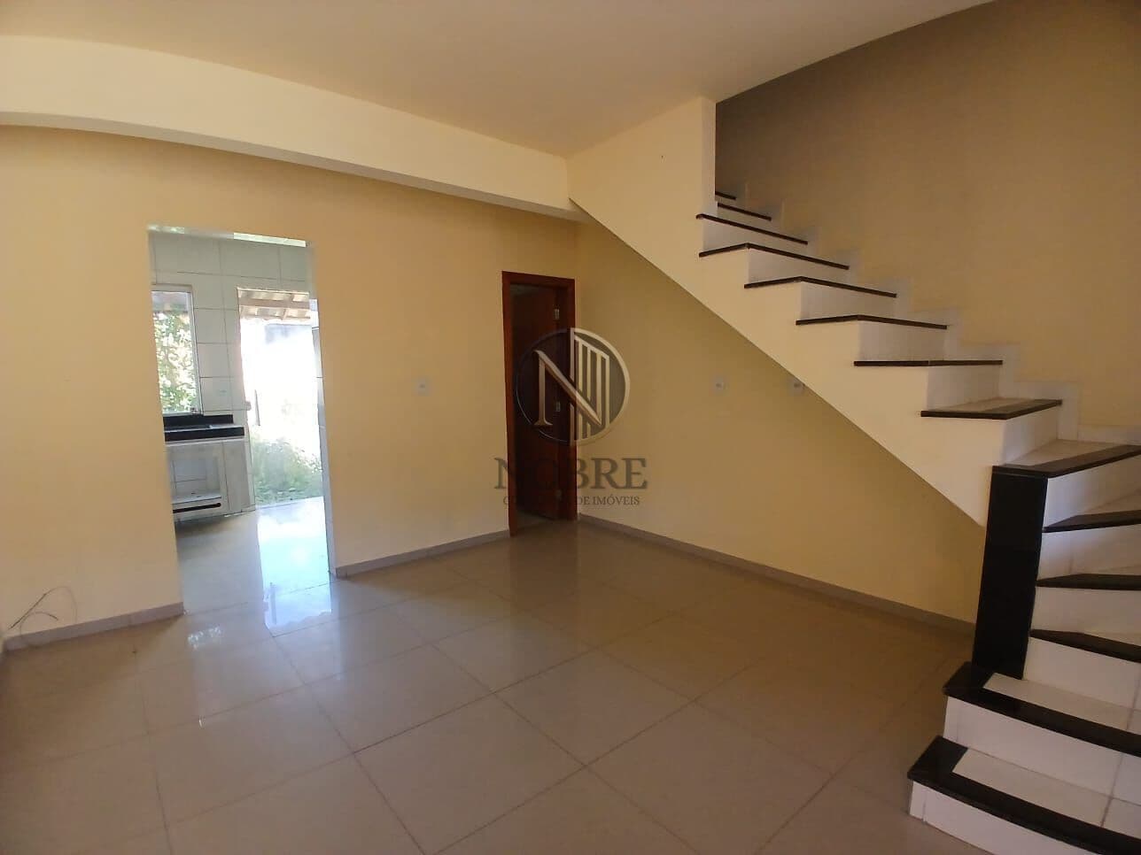 Casa Duplex disponível para locação no Floresta Encantada