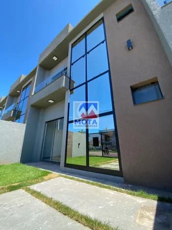 Ótimo Sobrado Próximo ao Mar