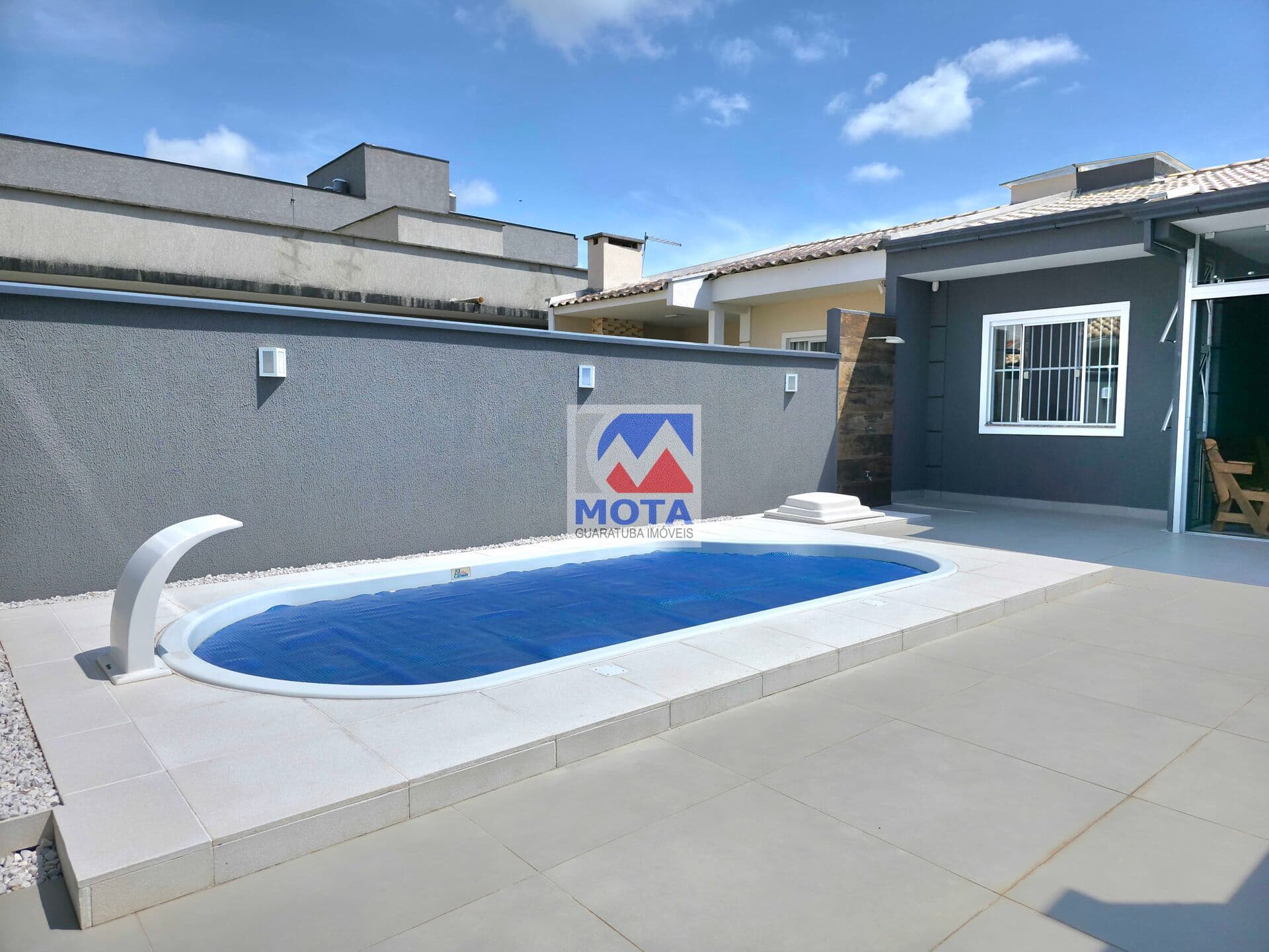Casa com piscina no bairro Eliana, Guaratuba/PR
