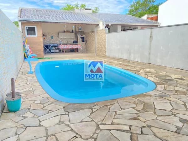 Casa com Piscina