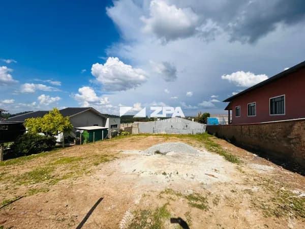 Terreno com possibilidade residencial e comercial