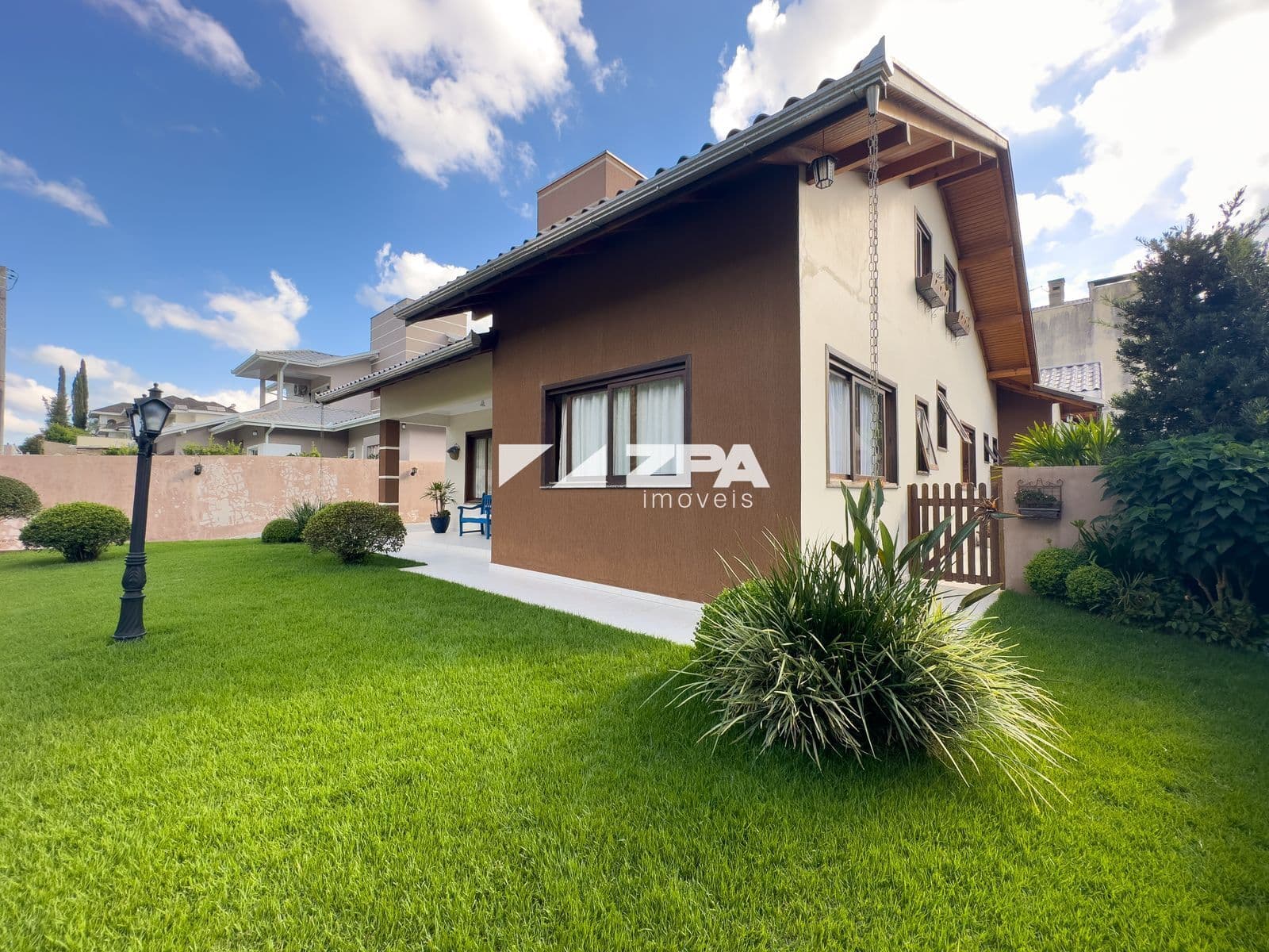 Casa Parque Mariane com 243,52m2 construídos!