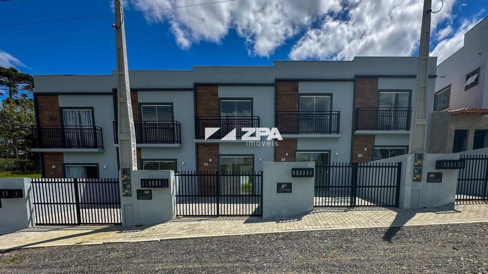 Sobrado Novo R$ 300.000,00 Bairro Dona Francisca. Região de bastante natureza