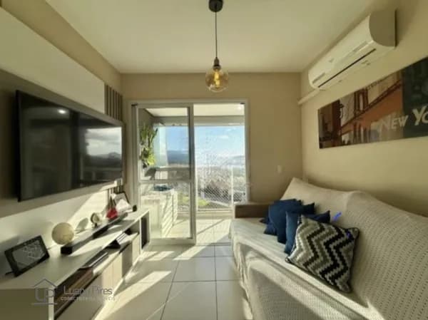 Apartamento em Praia Comprida, São José/SC