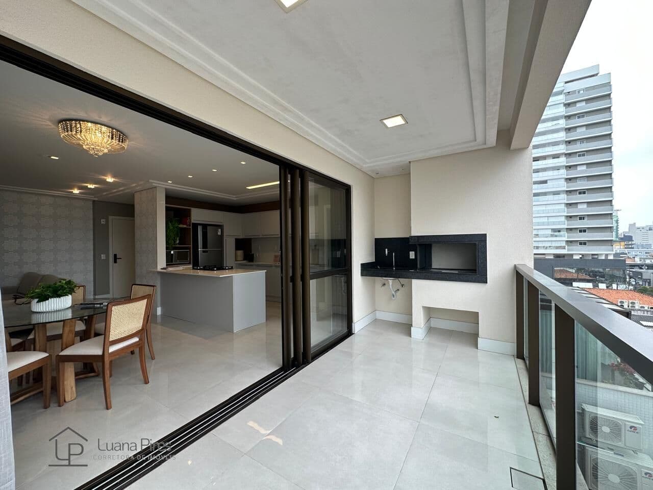 Apartamento com 3 Suítes