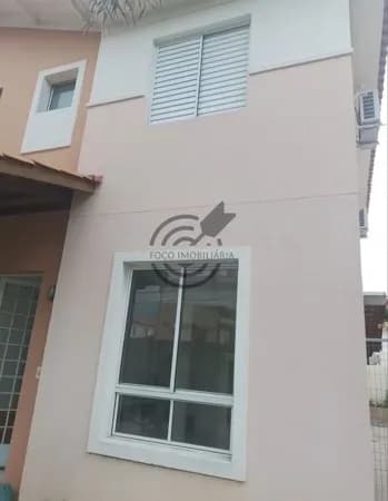 Casa com 3 quartos no condomínio Villa Flora