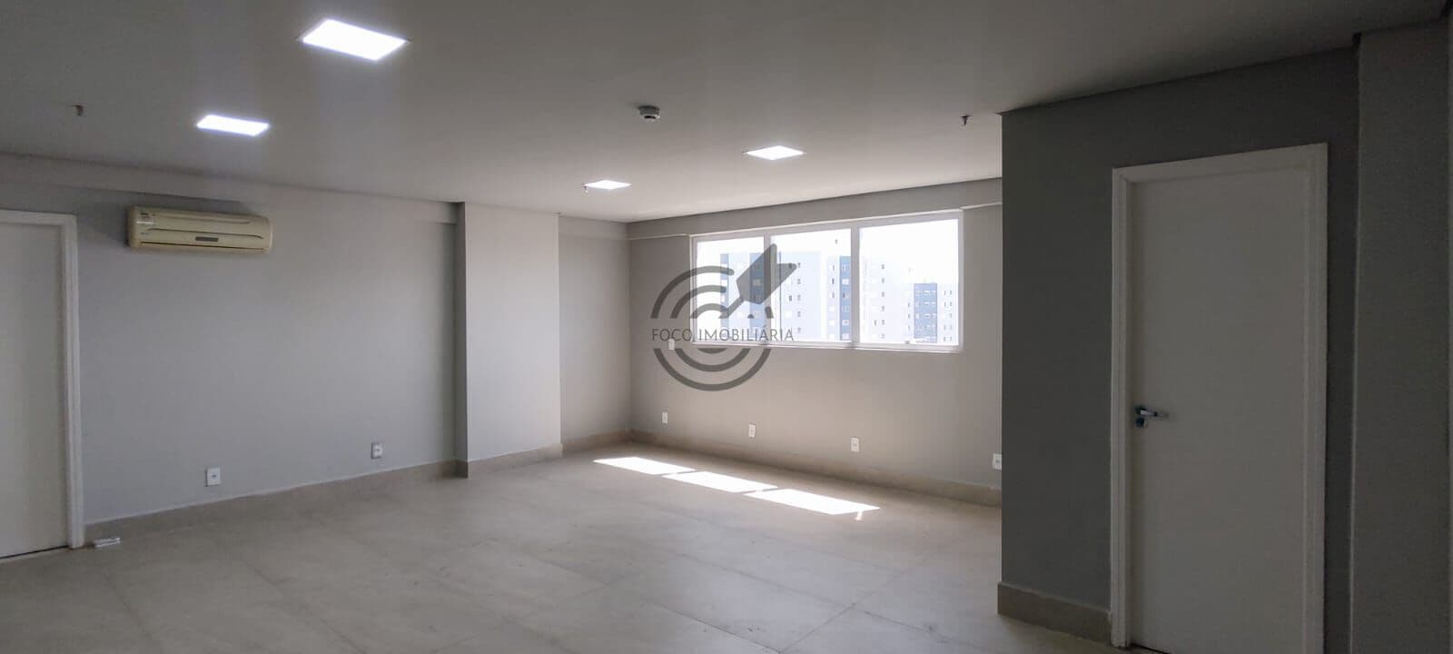Sala comercial em edifício no Parque Bela Vista