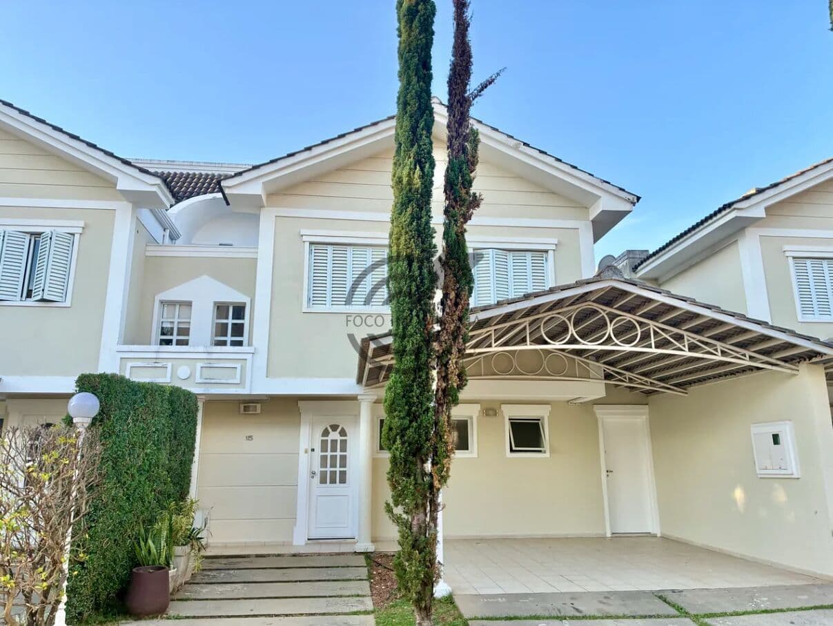 Casa no condomínio Villa D'Amalfi R. João Wagner Wey.