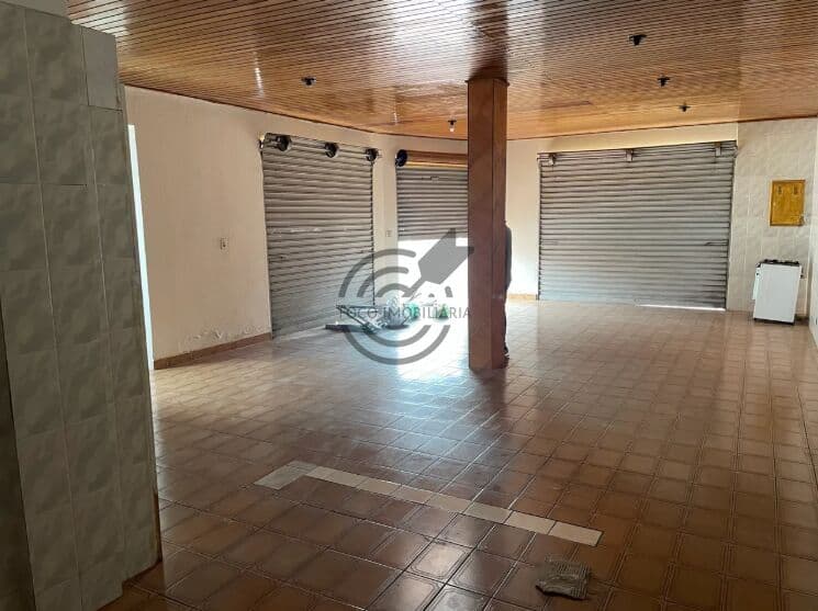 Salão comercial próximo ao Éden