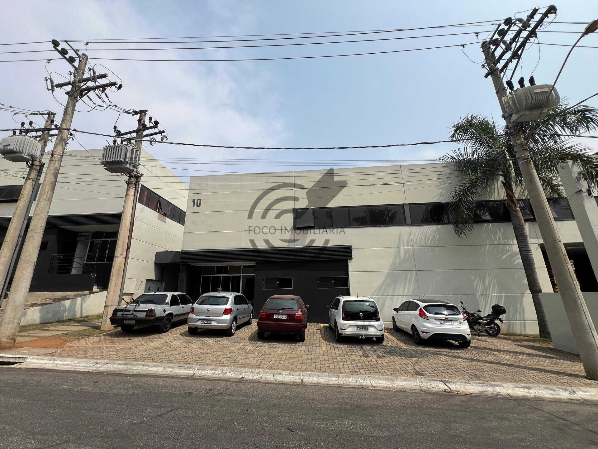 OPORTUNIDADE GALPÃO INDUSTRIAL DENTRO DE CONDOMÍNIO VENDA PARCELADA .