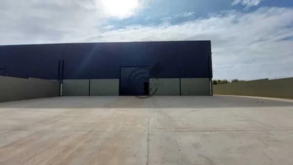 Galpão Industrial com 1500m2 ideal para empresas , transportadoras .