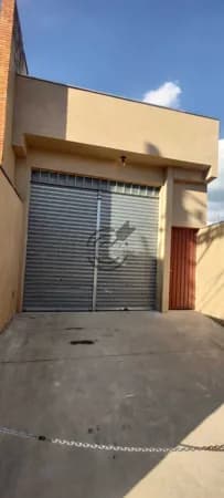 Salão comercial rua movimentada no bairro do Cajuru Sorocaba.