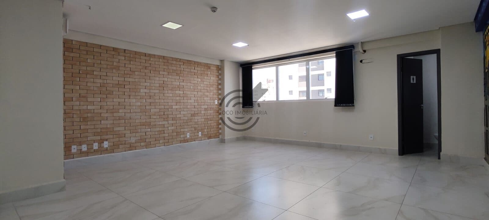 Sala comercial em edifício no Parque Bela Vista