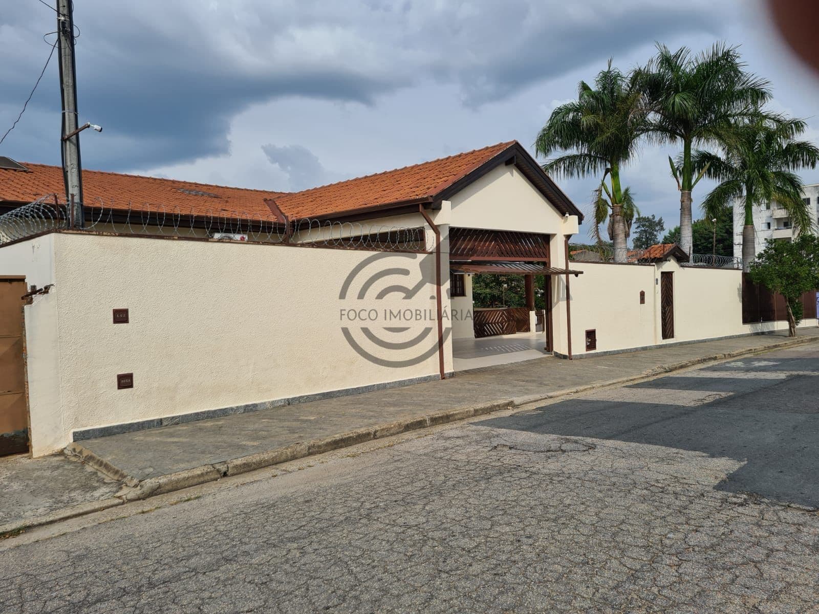 Casa com piscina na Vila Barão